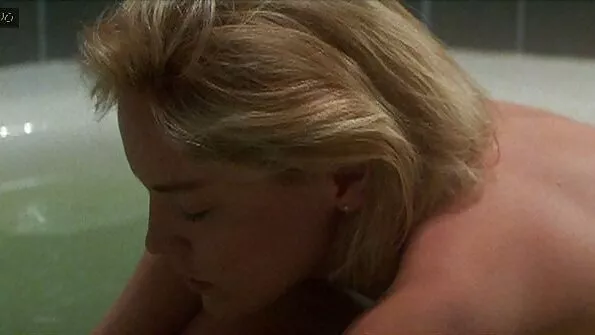 Isuäratav tüdruk skandal seks video paneb kiisule vibraatori ja lõpetab õrnalt.