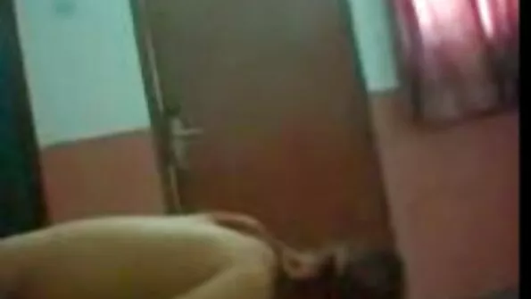 Dorkil on porno sex baba toolil kena, hea kujuga blondiin.