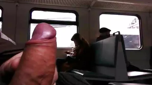 Magamistoas olles tukkab must naine dildoga. animal seks video