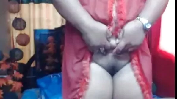 Mees xxx sex com tr imes edukalt oma naise suuri loomulikke tissid.