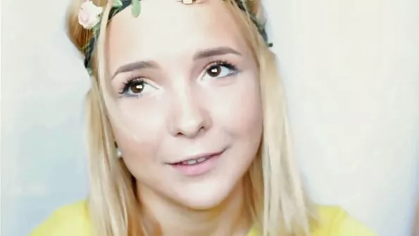 Armastajad vidyo seks seksisid autos ega olnud häbelikud.