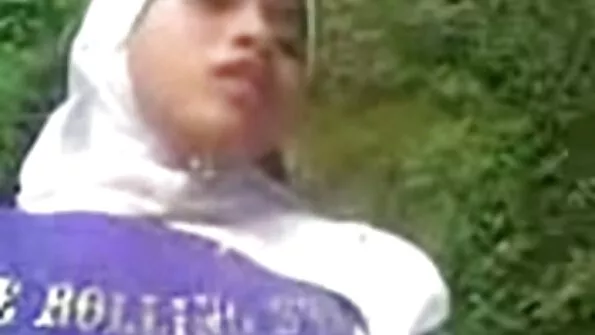 Kutt ja tüdruk wwwporno sex pakkusid end pargis võõrale seksida.