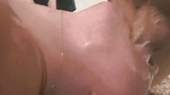 Vahva tüdruk kepsleb sex porno amator hallijuukselise vanaisaga.