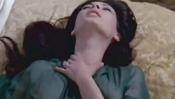 Neli vene tüdrukut keppisid puhkusel xxx porno su meest rihmadega.