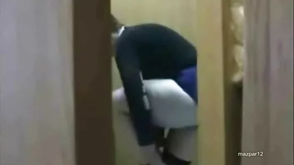BDSM amatöör public seks video douses kiisu vahaga.