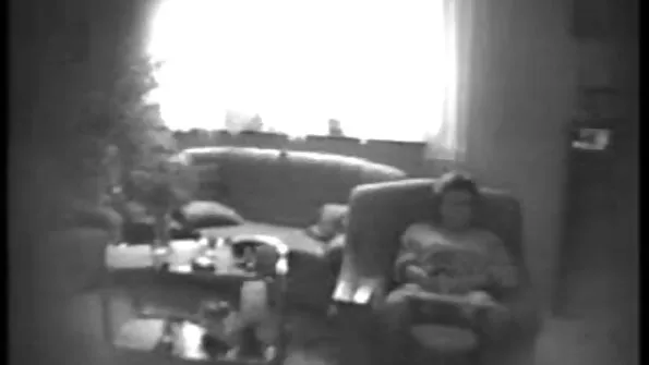 Väga rahulolematu xxxvideo sex porno naine proovib seksimasinat.