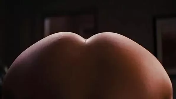 Ta ajas kada laiali ja tõmbles seks porno 18 vulgaarsest tupeaugust maha.