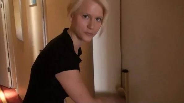 Salakavalad kuradid jagasid tüdruku omavahel mom son seks suurepäraselt.