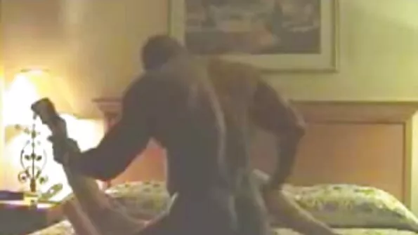 Proua seks video romantik lasi oma sõbral oma auku keppida.