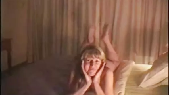 Mees kutsus noort tüdrukut seksima. lesbian seks porno