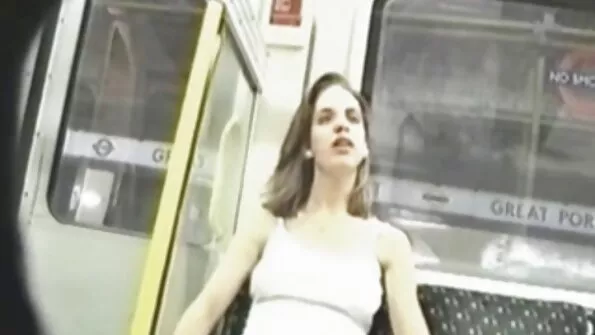 Suure dildo sex poerno sukeldumine noore tudengi kiisu sisse.