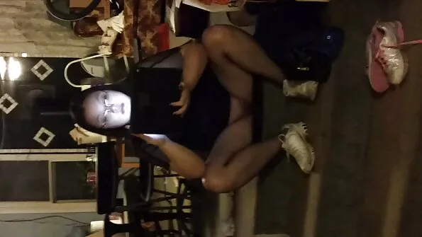Tungisid sooja kiisu sisse ja sex porno se pistsid selle siis sita-auku.