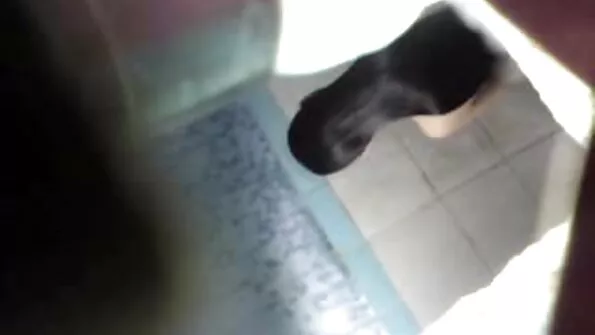 Persses ja spermaga täidetud prostituudi seks porni lahe tupp.