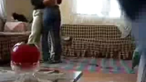 Väljas, rinnakas seks video xxx andis bikerile persse.