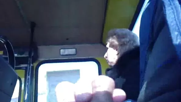 Innukas porno sex tv naistemees tõmbas seksikate sõbrannade poole.