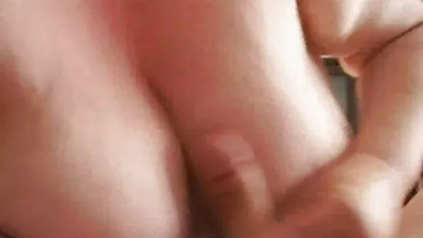 Suure fallosega isane kinnitas end autos sex porno amator kiisu külge.