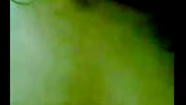 Hästi toidetud daam näitab kõiki oma alasti suurepärase video seks parno keha nurgakesi.