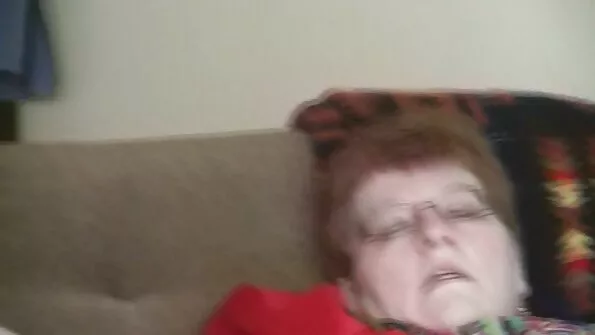 Ta saduldas oma gratis video seks partnerile oma armsa tupega.