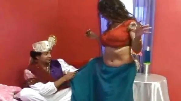 Tüüp ja brünett seksisid jõusaalis kuumalt. porno sex 20