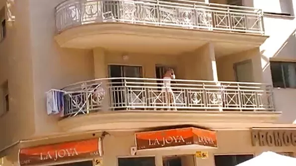 Sekretär imes oma pead uz seks videolar kontoris.