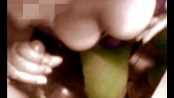 Kõhn modell porno sex porno video paitab vannitoas sõrmedega klitorit.