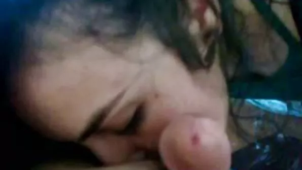 Sweet porno sex orgazm beast hellitab oma kiisu masturbatsiooniga voodis.