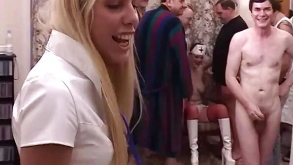 Noor seks porno wideo blondiin liikmel hüppab hoogsalt.