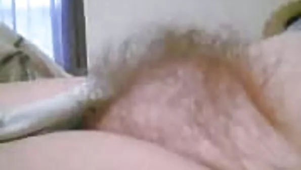 Blond lits näitab seksikalt oma perset ja palju indir video seks muud.