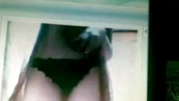 Kutt tegi ulakatele täis spermat ja on selle üle õnnelik. seks video xxxl