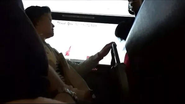 Suurepärased kallid porno sex porno tõmblused autos mehelt maha.