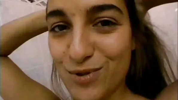 Suurte lüpsjatega lits ja lihav kiisu annab seks gratis video autos.