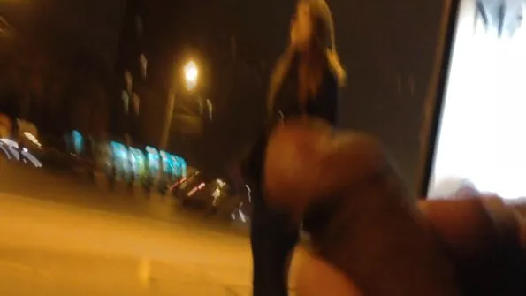 Klient video seks gratis lakub baaris tüdrukule mahlast kiisu.